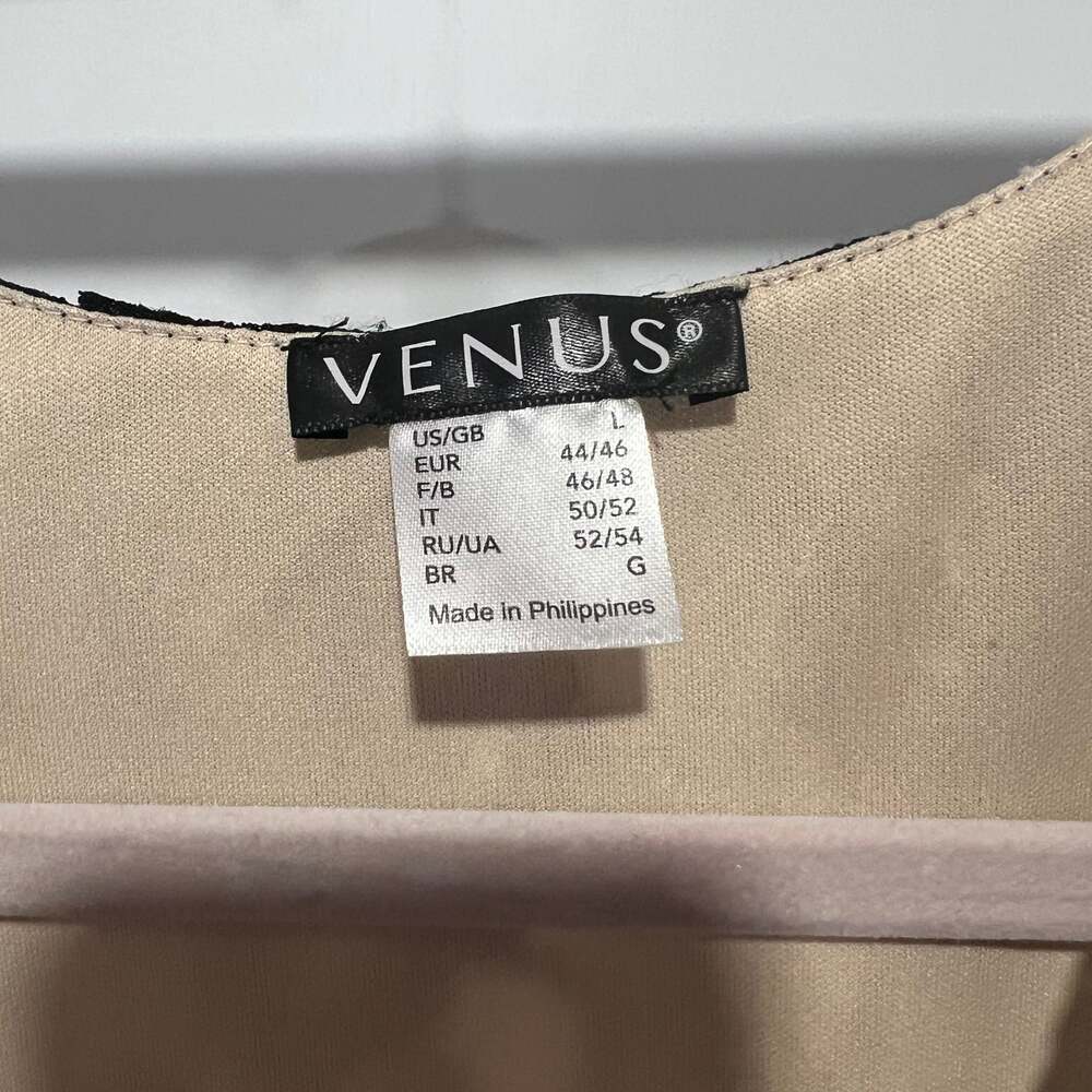 VENUS - Picture 2 of 3